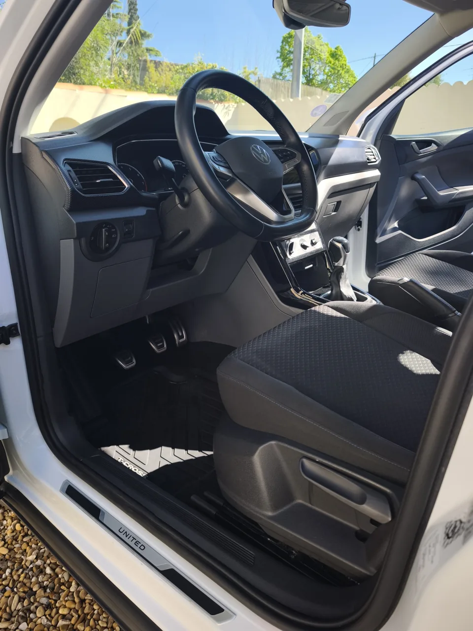 Intérieur de voiture après nettoyage